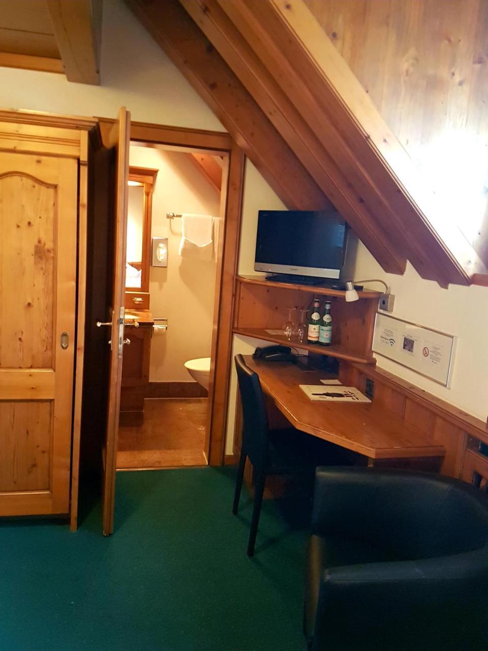 Hotel Zum Kreuz Suhr Εξωτερικό φωτογραφία