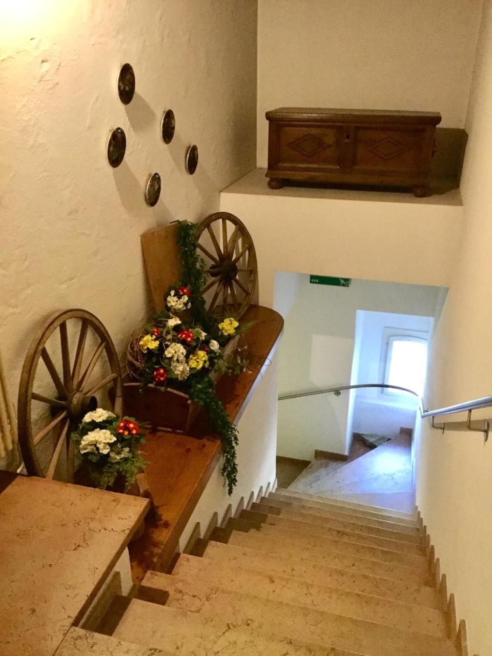 Hotel Zum Kreuz Suhr Εξωτερικό φωτογραφία